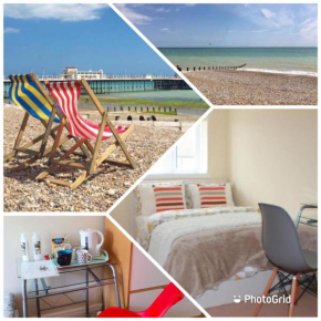 Beachfront Worthing Homestay Room